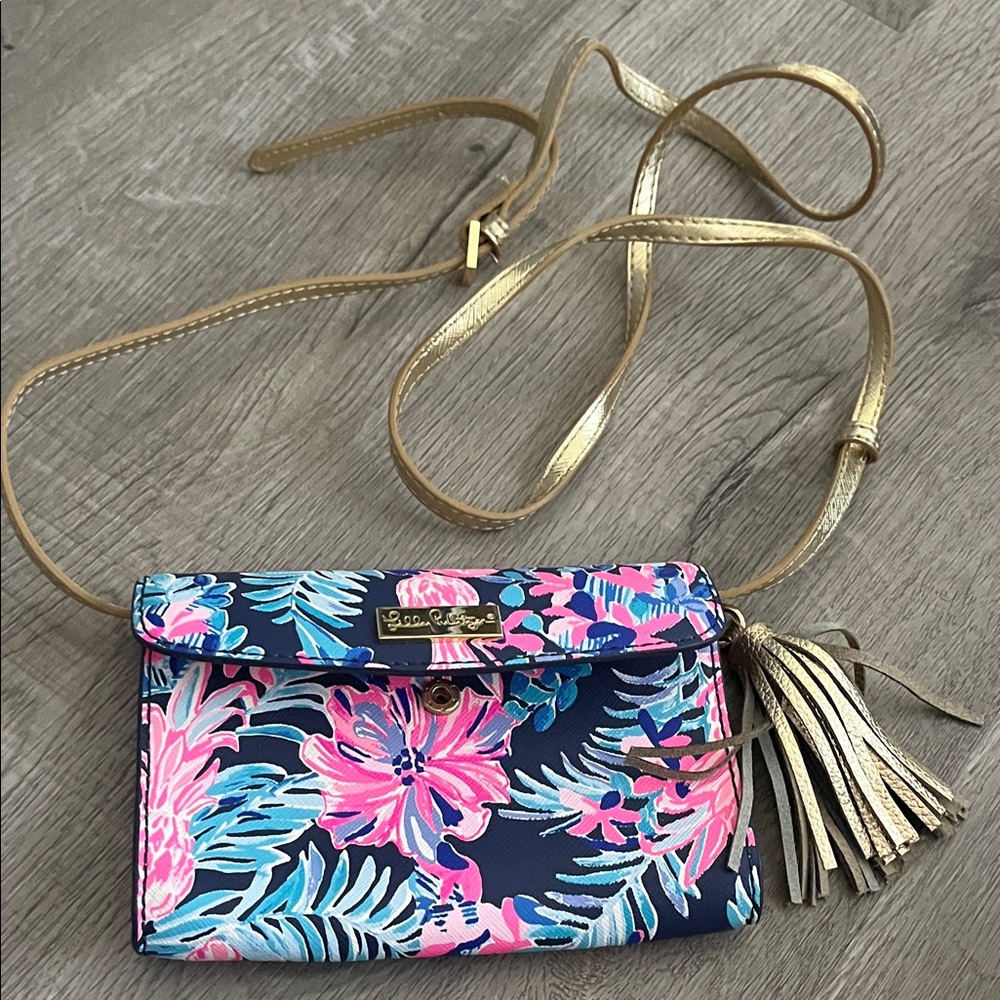 New w/o tags!  Lilly Pulitzer Pink & Blue Floral Crossbody Gold Tassel
